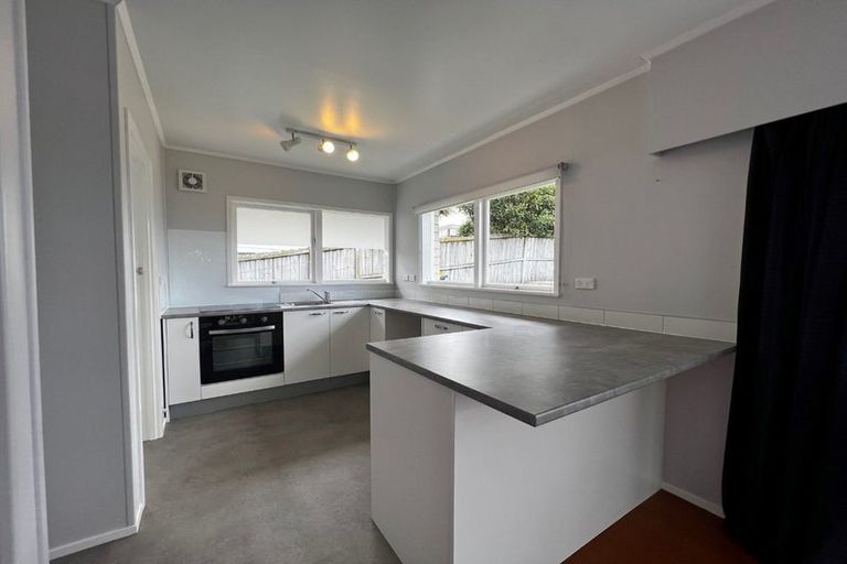 Photo of property in 1/31 Marcel Place, Glenfield, Auckland, 0629