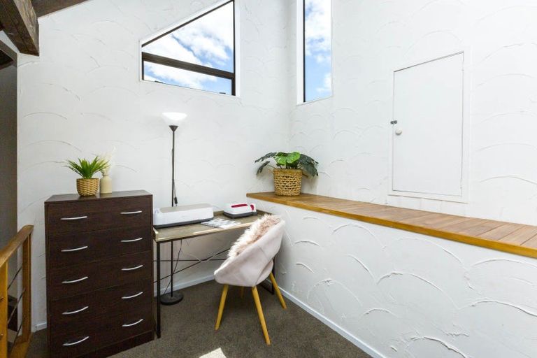 Photo of property in 21 Tapestry Grove, Silverstream, Upper Hutt, 5019