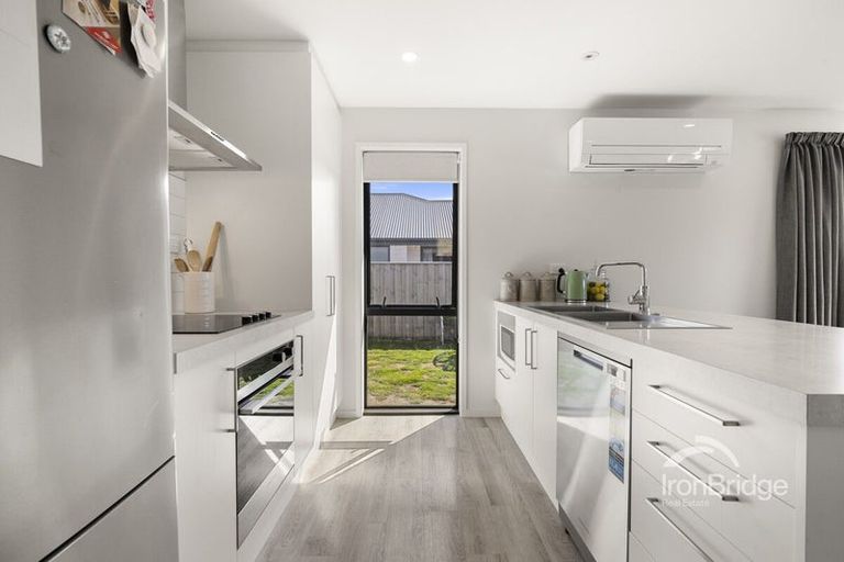 Photo of property in 15 Woodford Avenue, Woodend, 7610