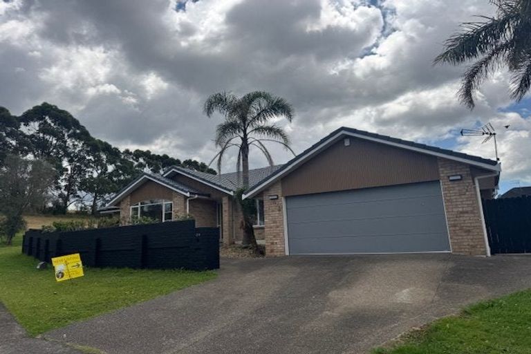 Photo of property in 34 Franshell Crescent, East Tamaki, Auckland, 2013