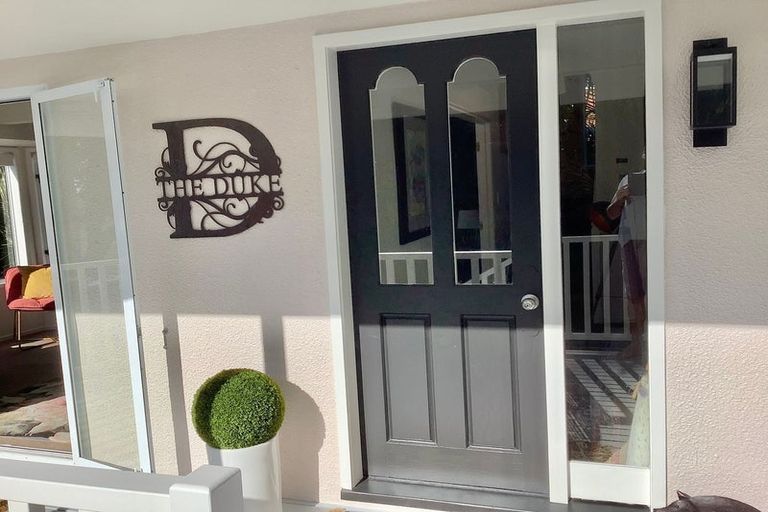 Photo of property in 1/2 Heathcote Road, Castor Bay, Auckland, 0620