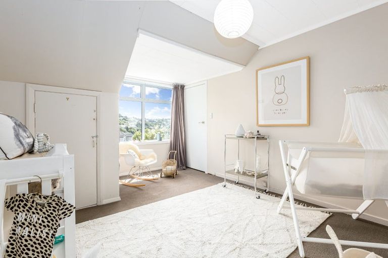 Photo of property in 28 Black Rock Road, Newlands, Wellington, 6037