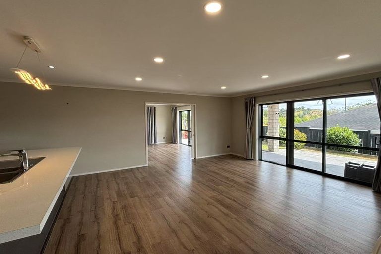 Photo of property in 8 Harris Drive, Silverdale, 0932