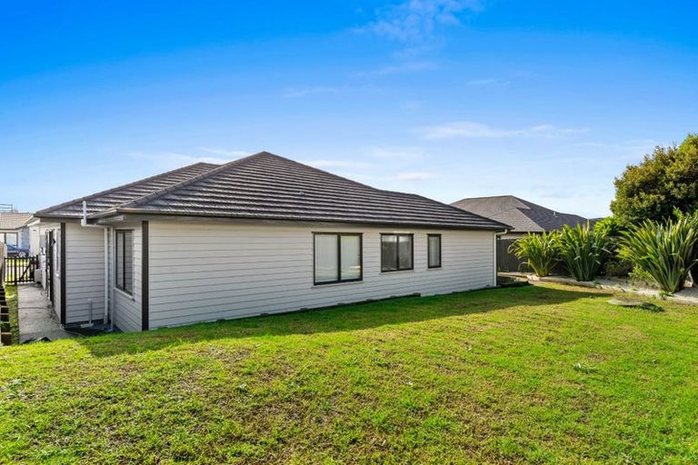 Photo of property in 63 Symes Drive, Red Beach, 0932