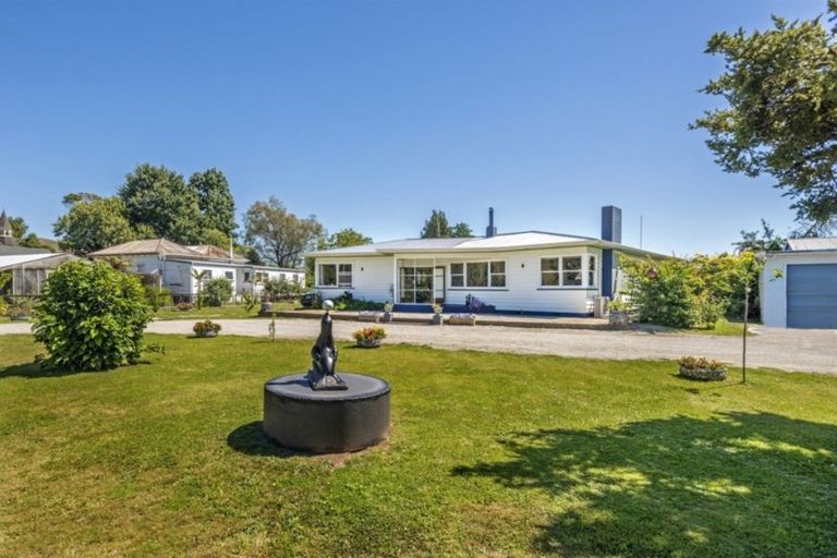 Photo of property in 15 Ioapa Road, Te Karaka, 4022