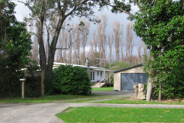 Photo of property in 9 Kauri Road, Waikanae, 5036