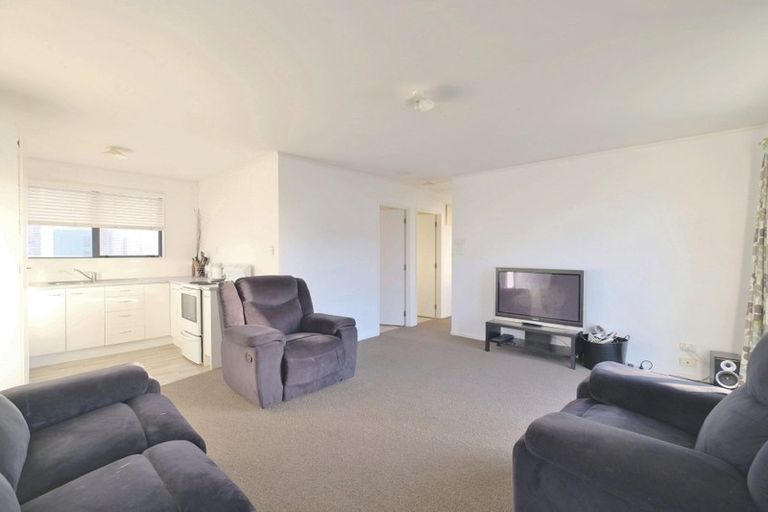 Photo of property in 28 Sturdee Road, Manurewa, Auckland, 2102