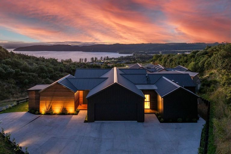 Photo of property in 11 Sparrowhawk Way, Kinloch, Taupo, 3377