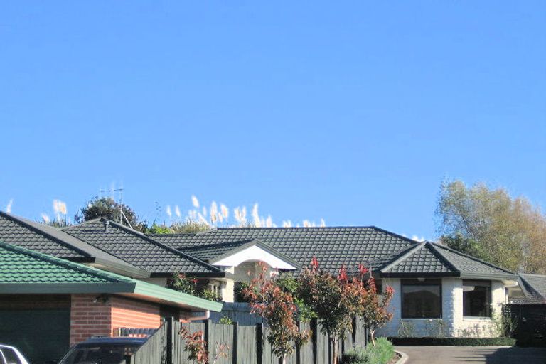 Photo of property in 56 Guildford Drive, Paraparaumu, 5032