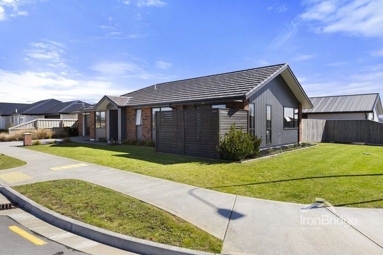 Photo of property in 15 Woodford Avenue, Woodend, 7610