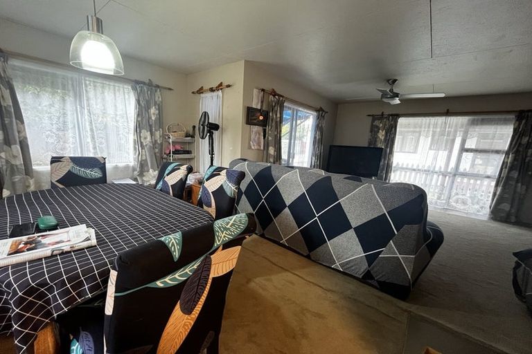 Photo of property in 2/20 Ocean View Road, Northcote, Auckland, 0627