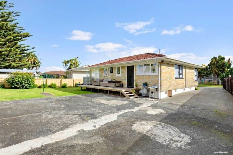 Photo of property in 15 Cape Road, Mangere, Auckland, 2022