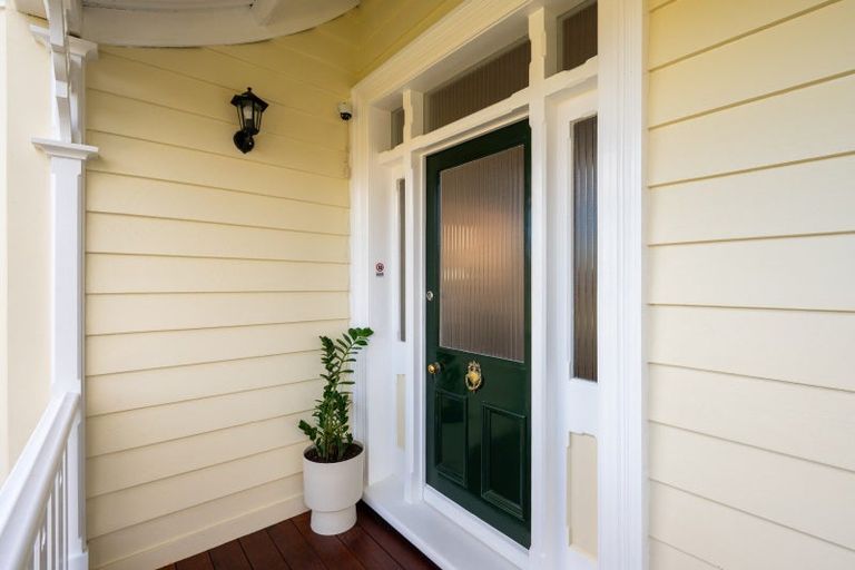 Photo of property in 14 Cameron Road, Bluff Hill, Napier, 4110