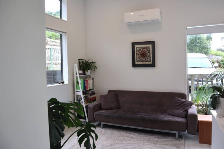 Photo of property in 73 Warman Road, Okura, Auckland, 0792