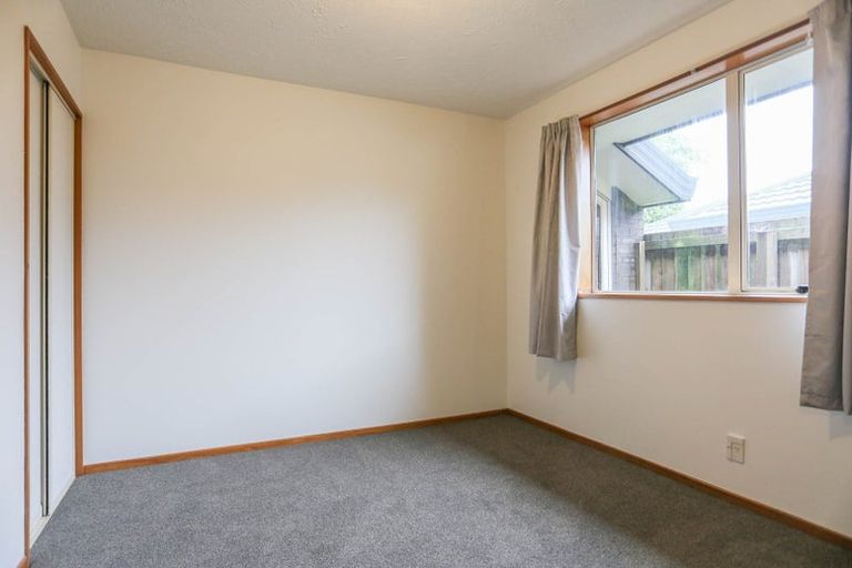 Photo of property in 2/15 Lyndon Street, Riccarton, Christchurch, 8011