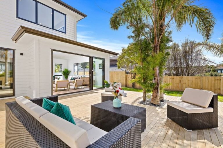 Photo of property in 46 Marina View Drive, West Harbour, Auckland, 0618