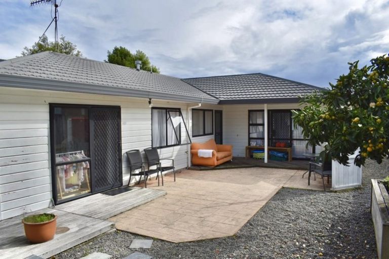 Photo of property in 12 Renata Road, Otaki, 5512