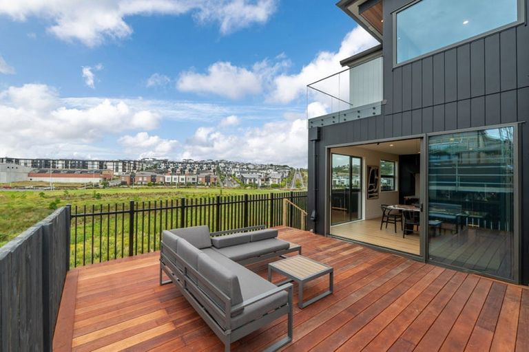 Photo of property in 29 Streamview Way, Long Bay, Auckland, 0630