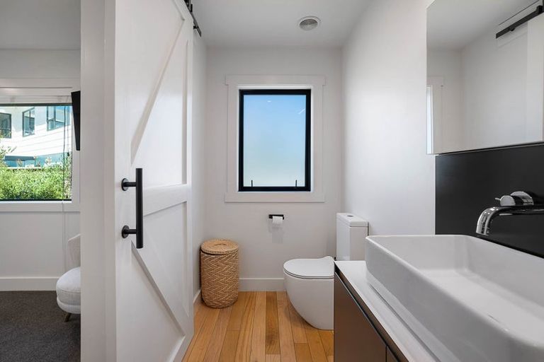 Photo of property in 12 Broadsea Avenue, Ruby Bay, Mapua, 7005