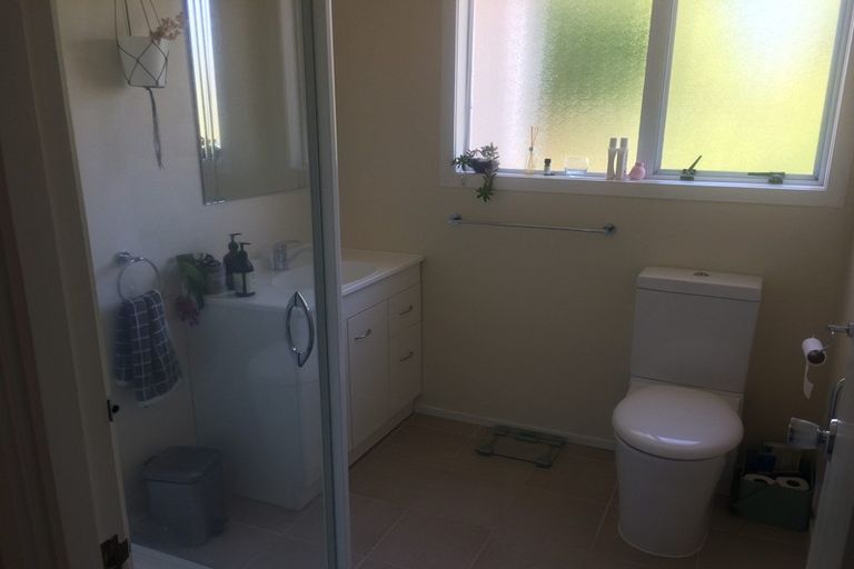 Photo of property in 19a Otakau Road, Milford, Auckland, 0620