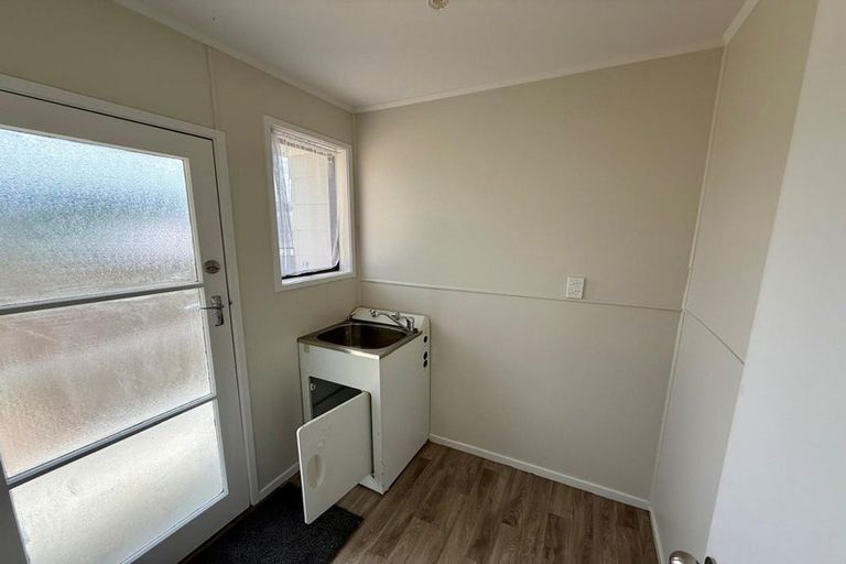 Photo of property in 6 Elvira Place, Ranui, Auckland, 0612