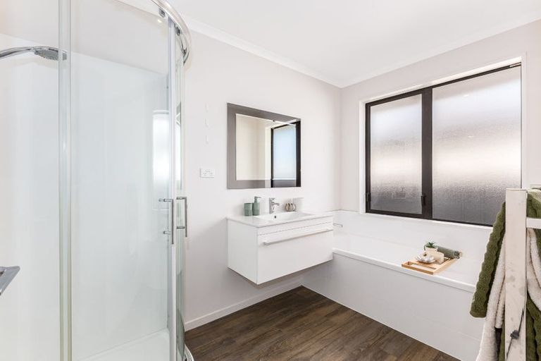 Photo of property in 5 Ihakara Arthur Lane, Aotea, Porirua, 5024