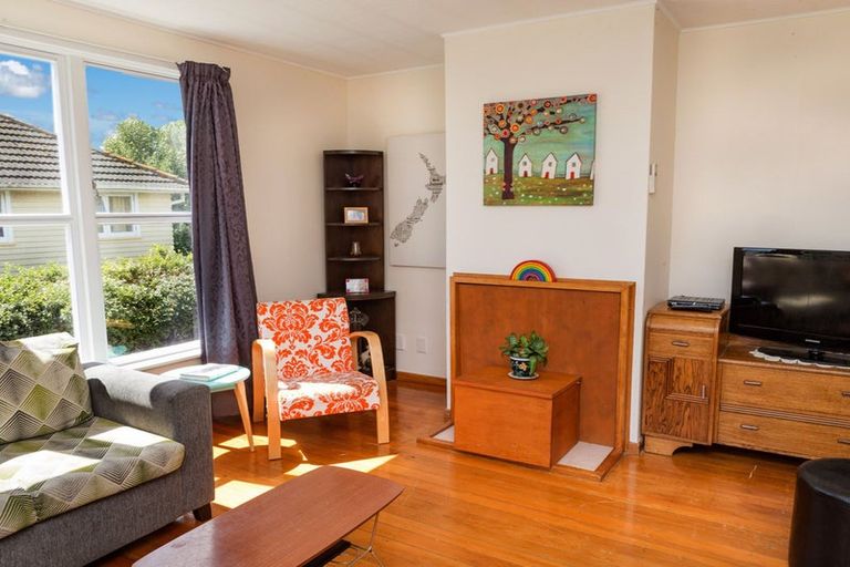 Photo of property in 165 Castor Crescent, Cannons Creek, Porirua, 5024