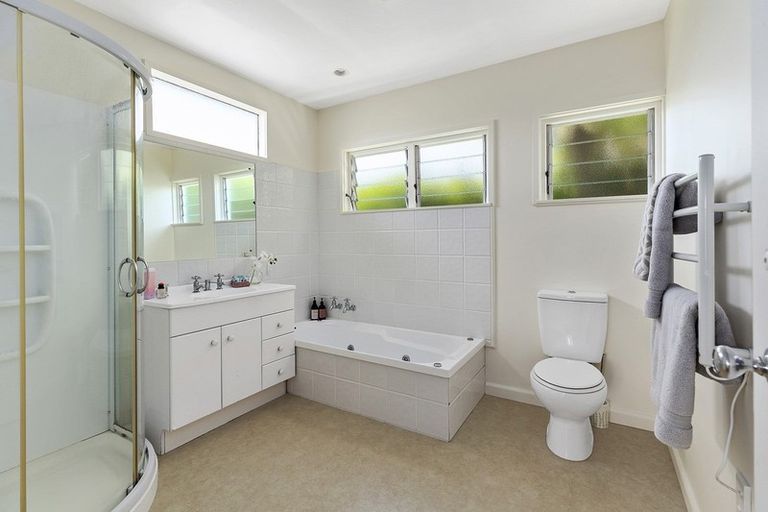 Photo of property in 21 Gipps Street, Karori, Wellington, 6012