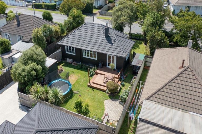 Photo of property in 19 Willis Street, Bader, Hamilton, 3206