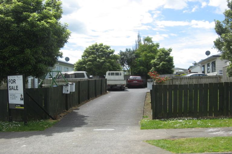 Photo of property in 2/8 Oratu Place, Manurewa, Auckland, 2102