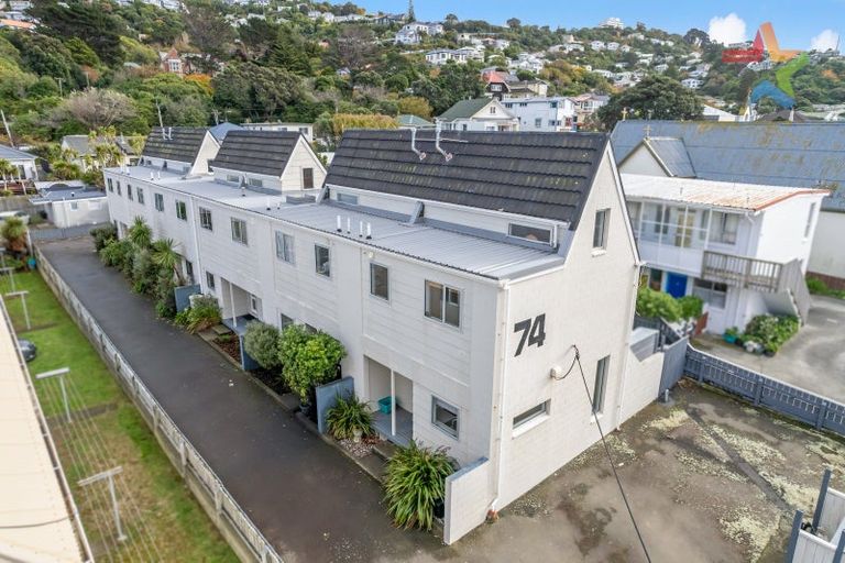 Photo of property in 4/74 Freyberg Street, Lyall Bay, Wellington, 6022
