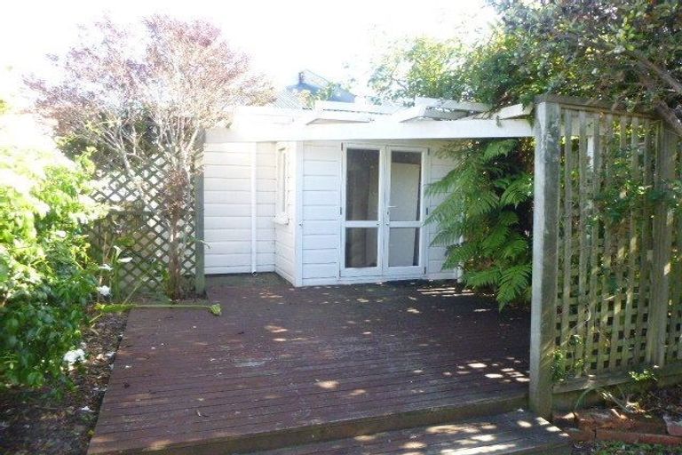 Photo of property in 30 Rhodes Street, Newtown, Wellington, 6021