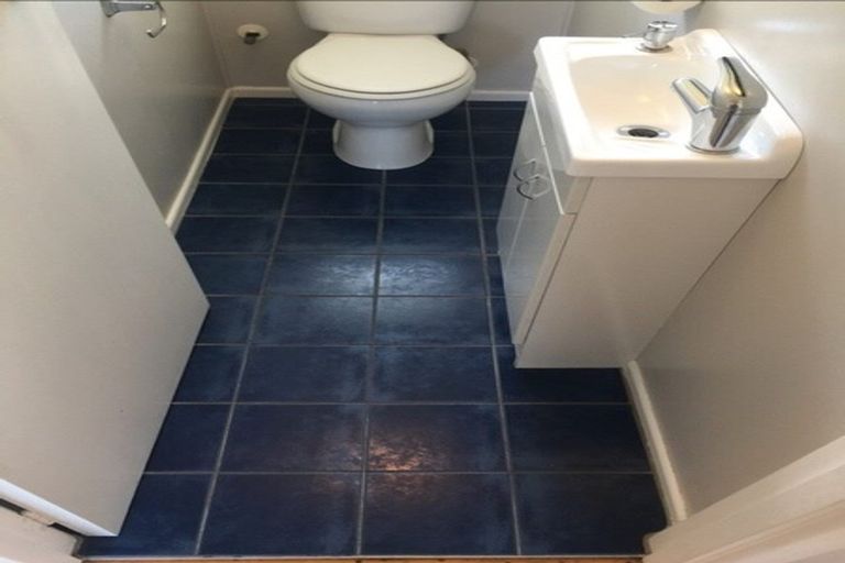 Photo of property in 1/77 Ennis Avenue, Pakuranga Heights, Auckland, 2010