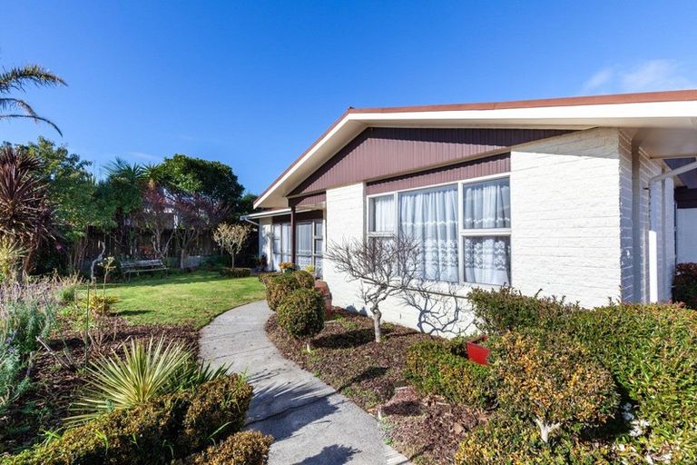 Photo of property in 6 Evelyn Place, Welbourn, New Plymouth, 4310