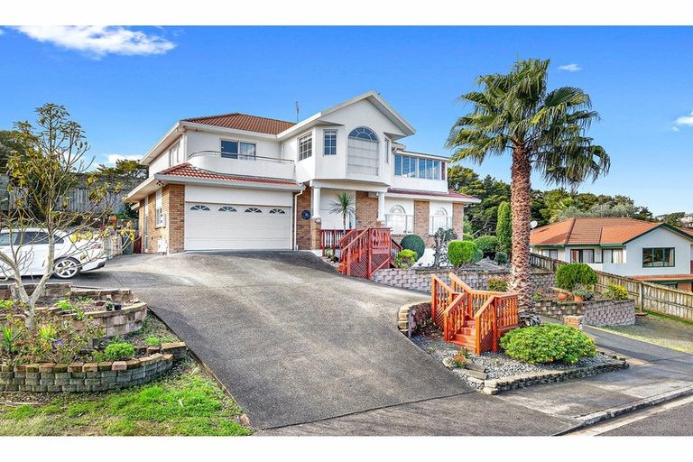 Photo of property in 7 Piper Place, Goodwood Heights, Auckland, 2105
