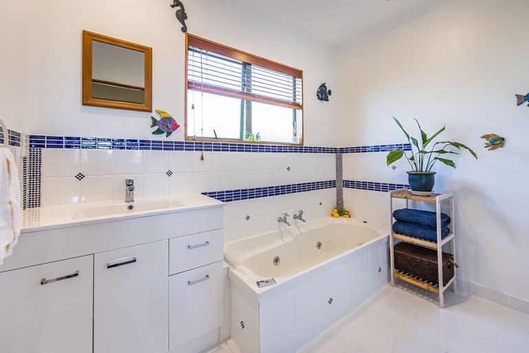 Photo of property in 5 Charlotte Street, Stanmore Bay, Whangaparaoa, 0932