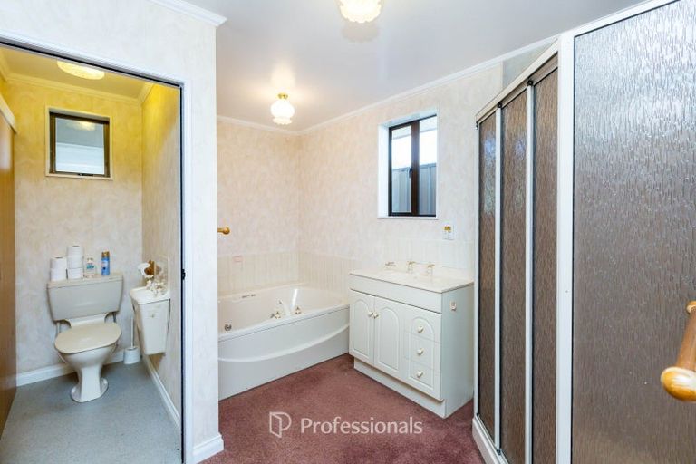 Photo of property in 13 Gower Street, Silverstream, Upper Hutt, 5019