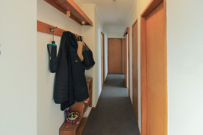 Photo of property in Victoria Court, 11/4 Queen Street, Mount Victoria, Wellington, 6011