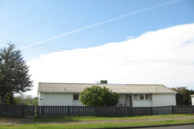 Photo of property in 72-74 Banks Street, Marfell, New Plymouth, 4310