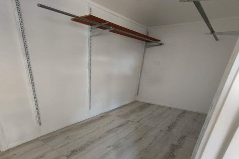 Photo of property in 14 Chelsea View Drive, Chatswood, Auckland, 0626