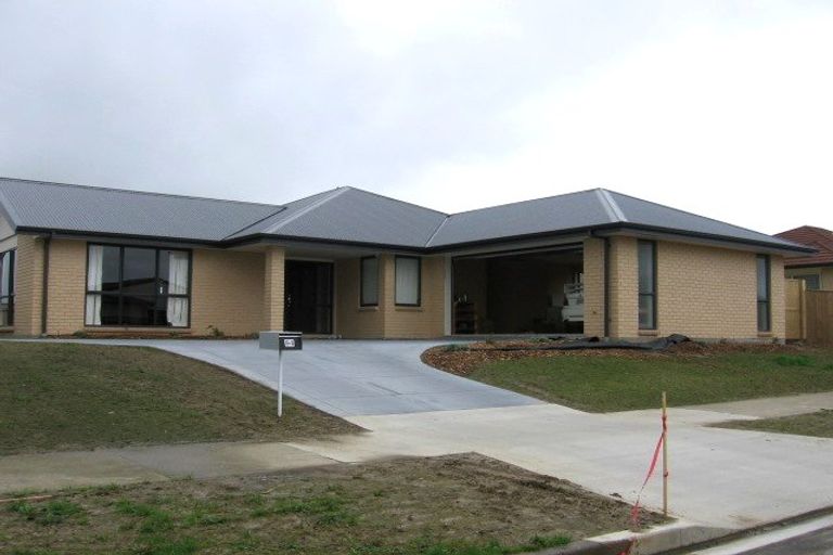 Photo of property in 92 Rhodes Drive, Kelvin Grove, Palmerston North, 4414