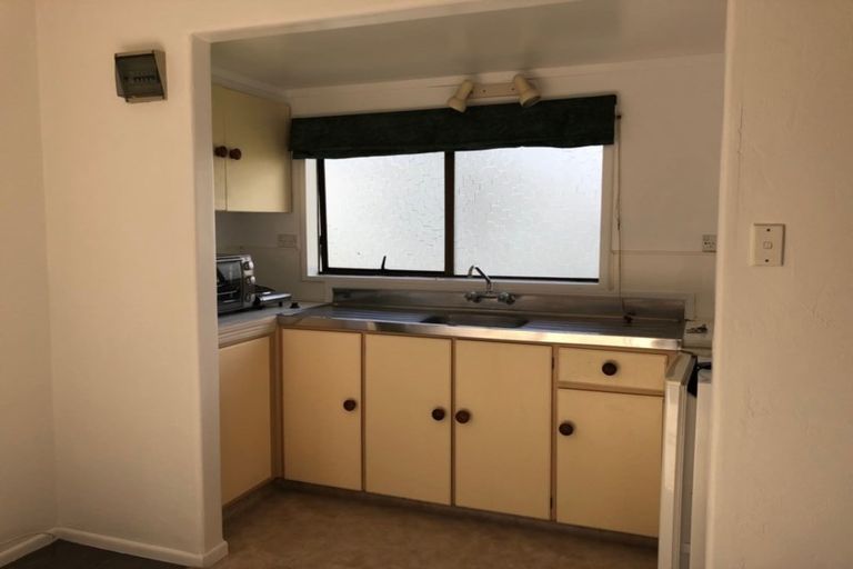 Photo of property in 43 Welcome Bay Road, Welcome Bay, Tauranga, 3112