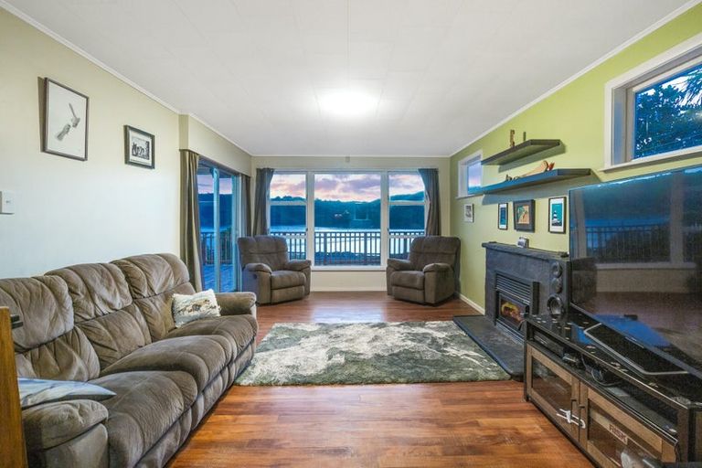 Photo of property in 32 Papakowhai Road, Papakowhai, Porirua, 5024