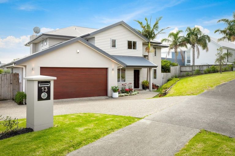 Photo of property in 13 Rangi Avenue, Schnapper Rock, Auckland, 0632