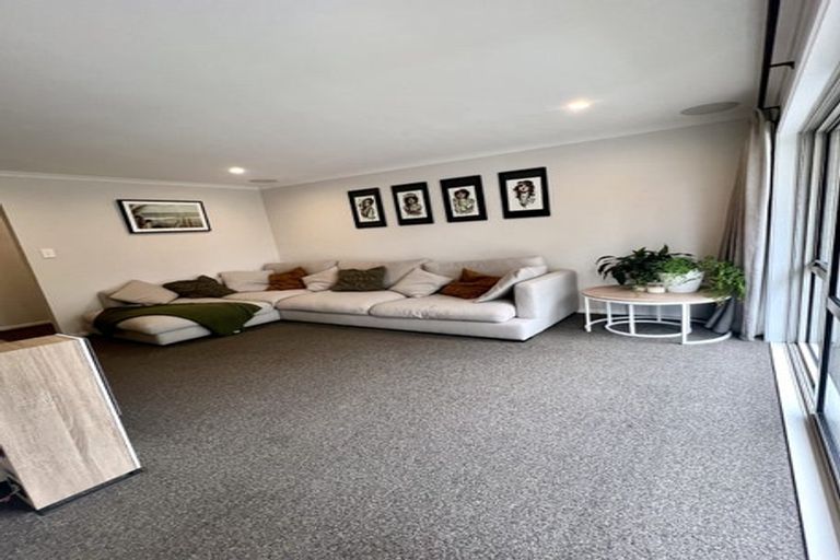 Photo of property in 22b Sunnyvale Road, Swanson, Auckland, 0614