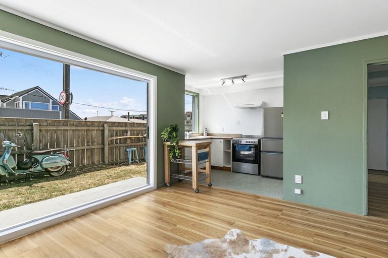 Photo of property in 1/102 Lyall Parade, Lyall Bay, Wellington, 6022