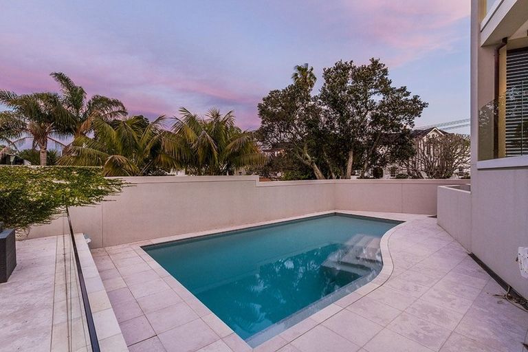 Photo of property in 19 Cameron Street, Takapuna, Auckland, 0622