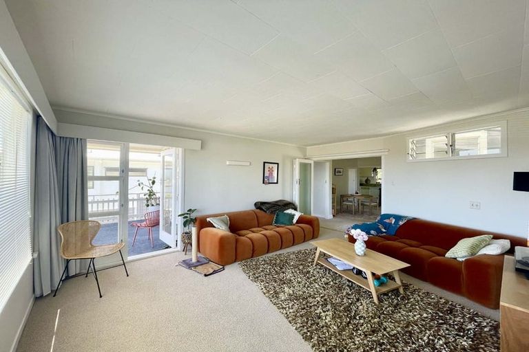 Photo of property in 9 Lismore Street, Strandon, New Plymouth, 4312