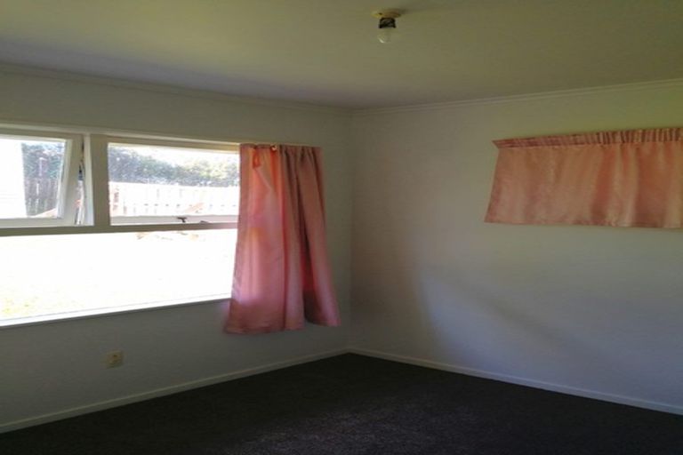 Photo of property in 23 Edgeworth Road, Glenfield, Auckland, 0629