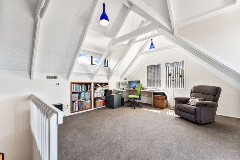 Photo of property in 12 Cooper Road, Stanmore Bay, Whangaparaoa, 0932